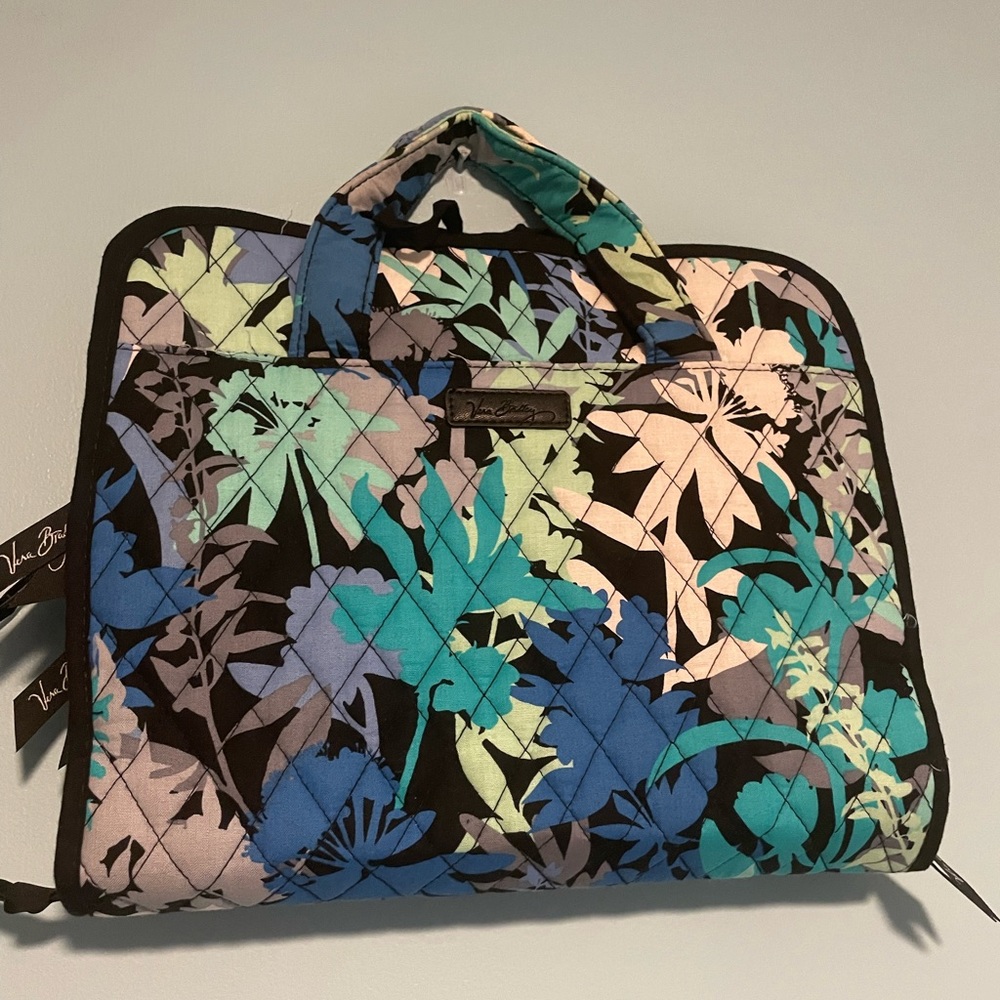 Ver Bradley hanging traveling bag